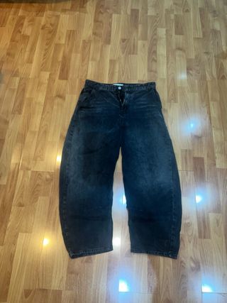 Pantalón Bershka Super Baggy Negro talla 40
