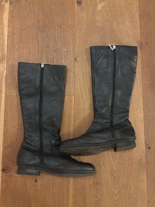Botas altas de cuero negras