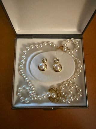Conjunto collar y pendientes perlas