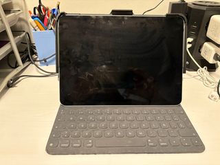 Apple iPad 10,5 wifi y LTE 64 gigas teclado Apple