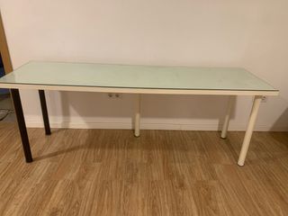 Mesa Ikea con Cristal