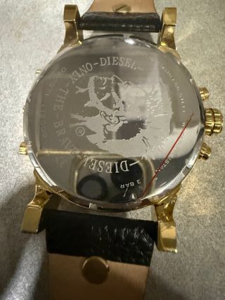 Orologio da polso Diesel nero e oro
Oppure argento