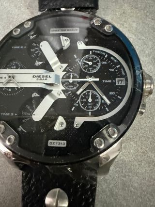 Orologio da polso Diesel nero e oro
Oppure argento