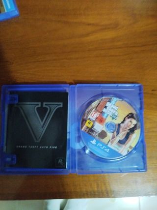 PS4 Slim 1TB + Mando Camuflaje + Juegos