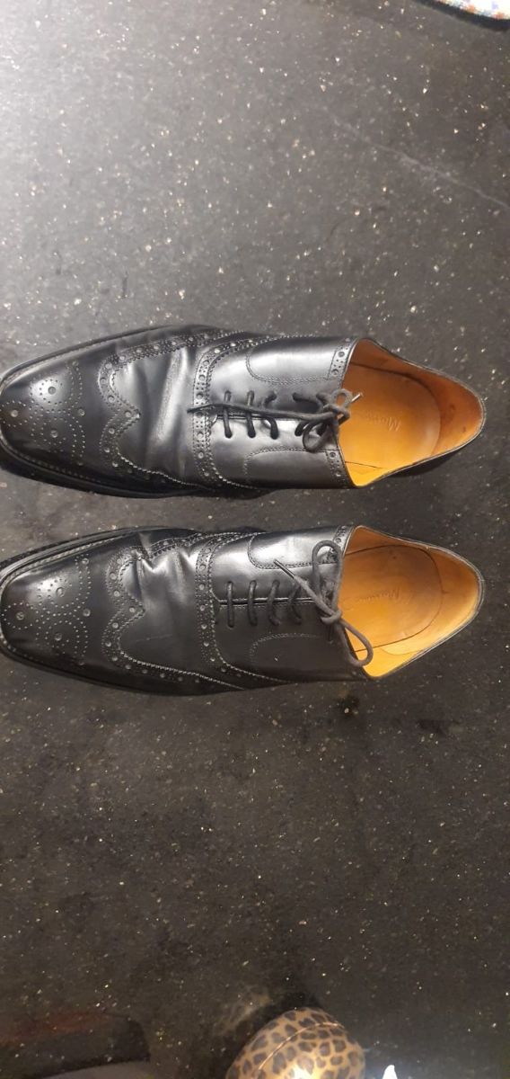 Zapatos de vestir de cuero negro