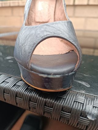 Zapatos de tacón azul marino con plataforma