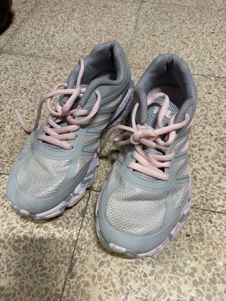 Bambas deportivas grises y rosas Fila