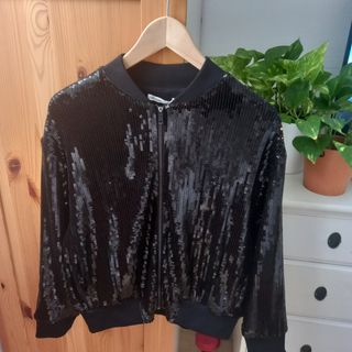 Cazadora bomber lentejuelas Oysho negra