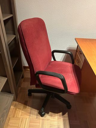 Silla de oficina ergonómica roja