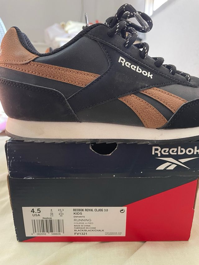 Zapatillas Reebok Negras y Marrones