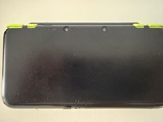 Nintendo New 2DS XL Negra y Amarilla