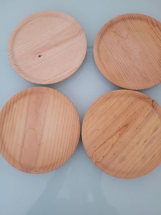 Set de 4 platos de madera
18 cm diámetro