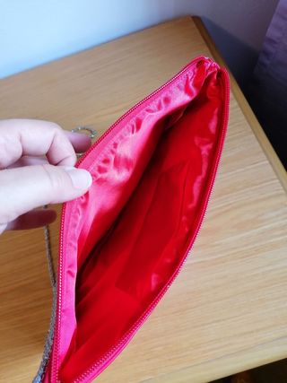 Borsetta rossa e argento con catena