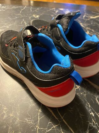 Zapatillas Joma Negras y Azules