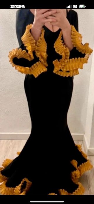 Traje Flamenca Negro y Dorado