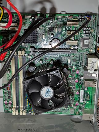 Mini Tower PC Medion per pezzi di ricambio