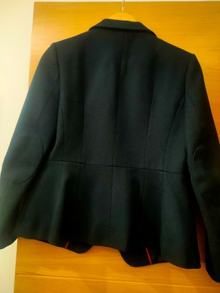 Americana azul marino entallada