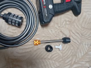 Hidrolimpiadora a batería para coche