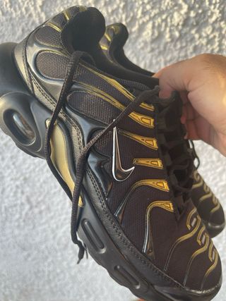 Zapatillas Nike Negras Doradas