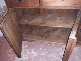 Cómoda antigua de madera