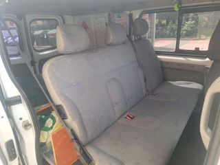 Renault Trafic 2006 con panel solar