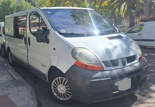 Renault Trafic 2006 con panel solar
