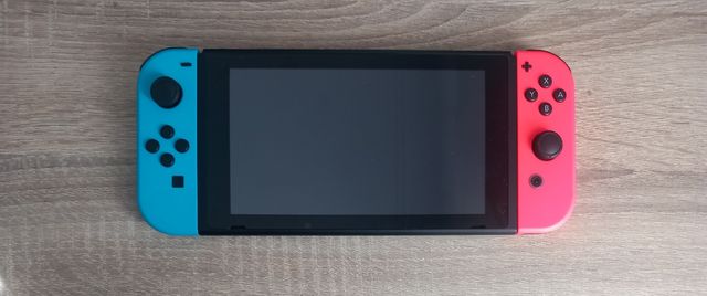 Nintendo Switch + Pantalla