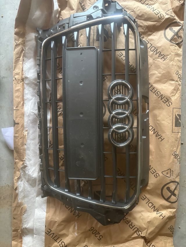 Parrilla Audi A3