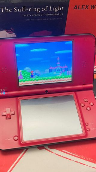 Nintendo DSi XL Roja Mario Bros 25th