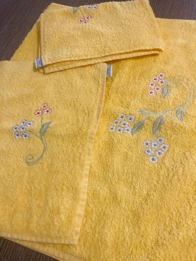 Set asciugamani in spugna (nuovi)