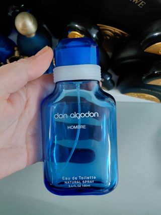 Bottiglie di profumo vuote