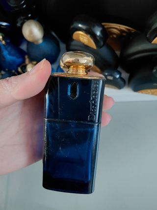 Bottiglie di profumo vuote