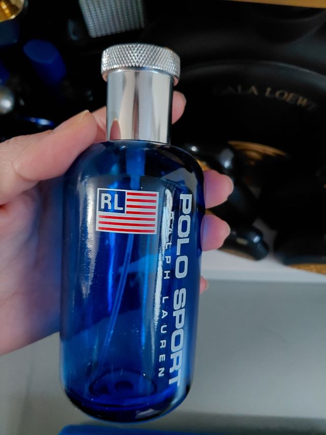 Bottiglie di profumo vuote