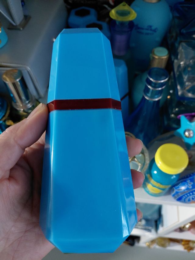 Bottiglie di profumo vuote