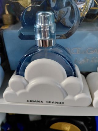 Bottiglie di profumo vuote