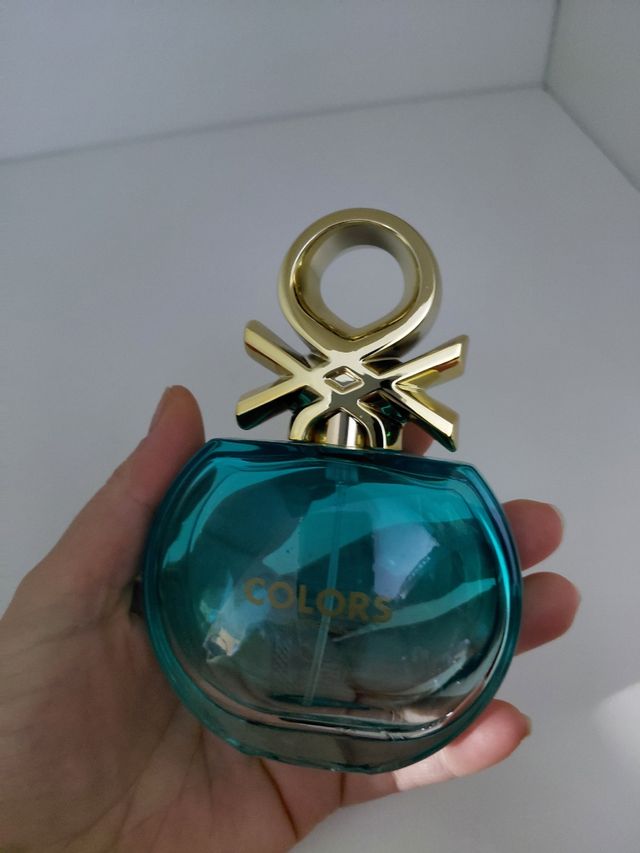 Bottiglie di profumo vuote