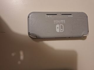 Nintendo Switch Lite Edición Pokémon Gris/Rojo