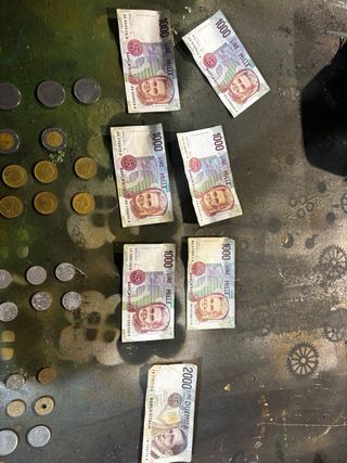 Pack monedas y billetes antiguos. Escucho ofertas
