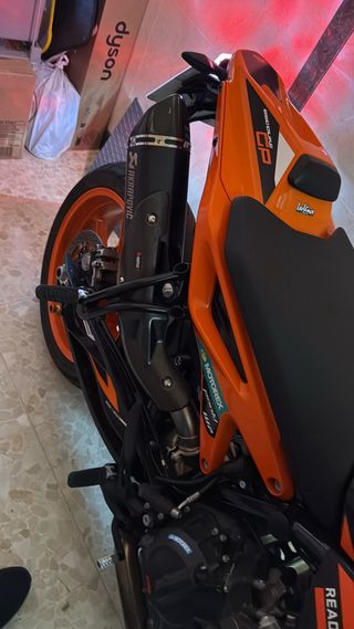 KTM Duke 890 GP