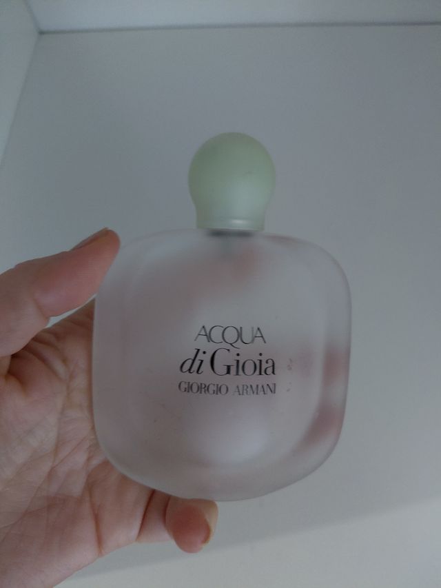 Bottiglie di profumo vuote