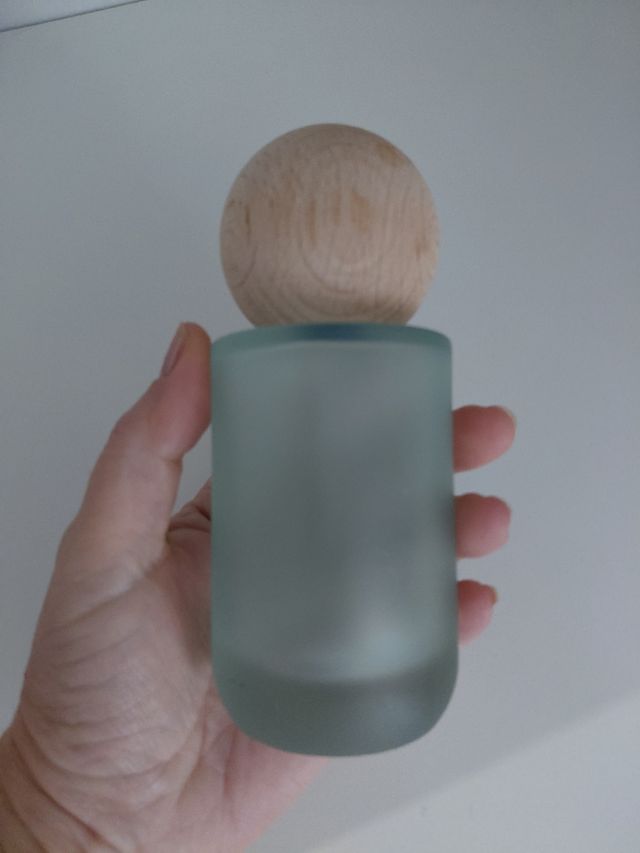 Bottiglie di profumo vuote