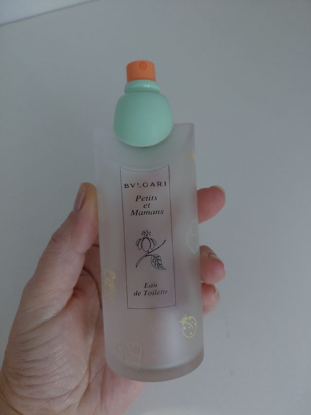 Bottiglie di profumo vuote