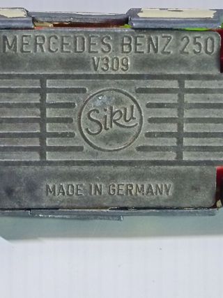 MERCEDES BENZ 250 V309 1/64 SIKU 