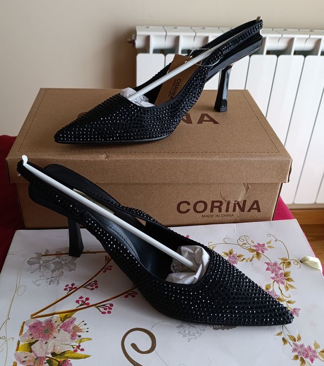 Elegantes zapatos destalonados Corina negros T.38