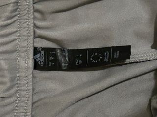 Calções Adidas cinzentos