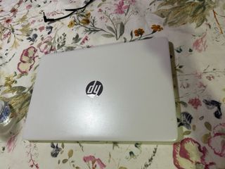 Portátil HP 15 i5 10ª Gen 8GB RAM 500GB