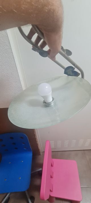 Lámpara de diseño con hojas