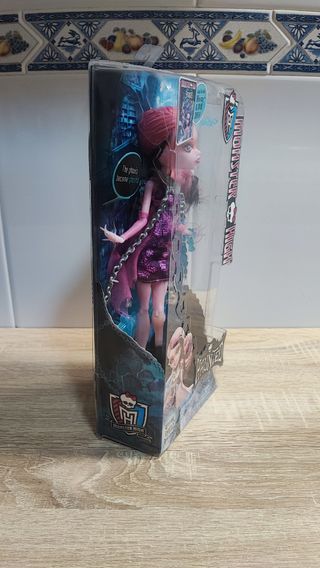 Monster High Draculaura Haunted Versión USA