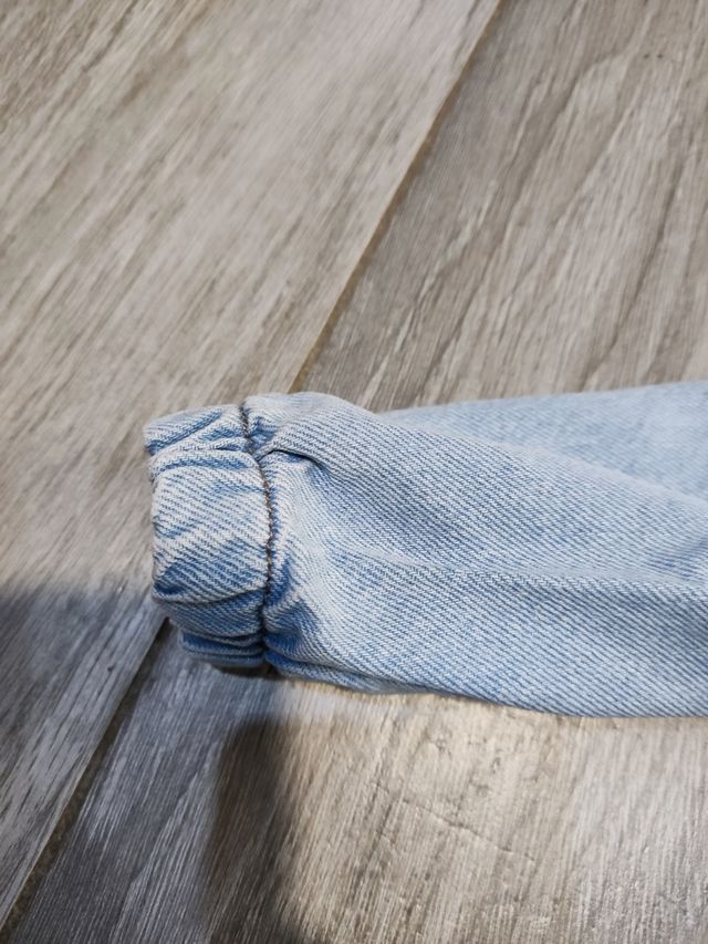 Chaqueta vaquera Kiabi con flores