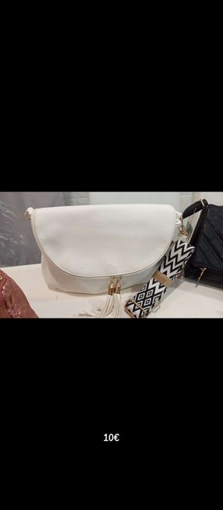 Bolso blanco con correa estampada